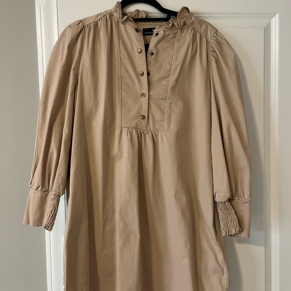 Pomander Place Beige Blouse
